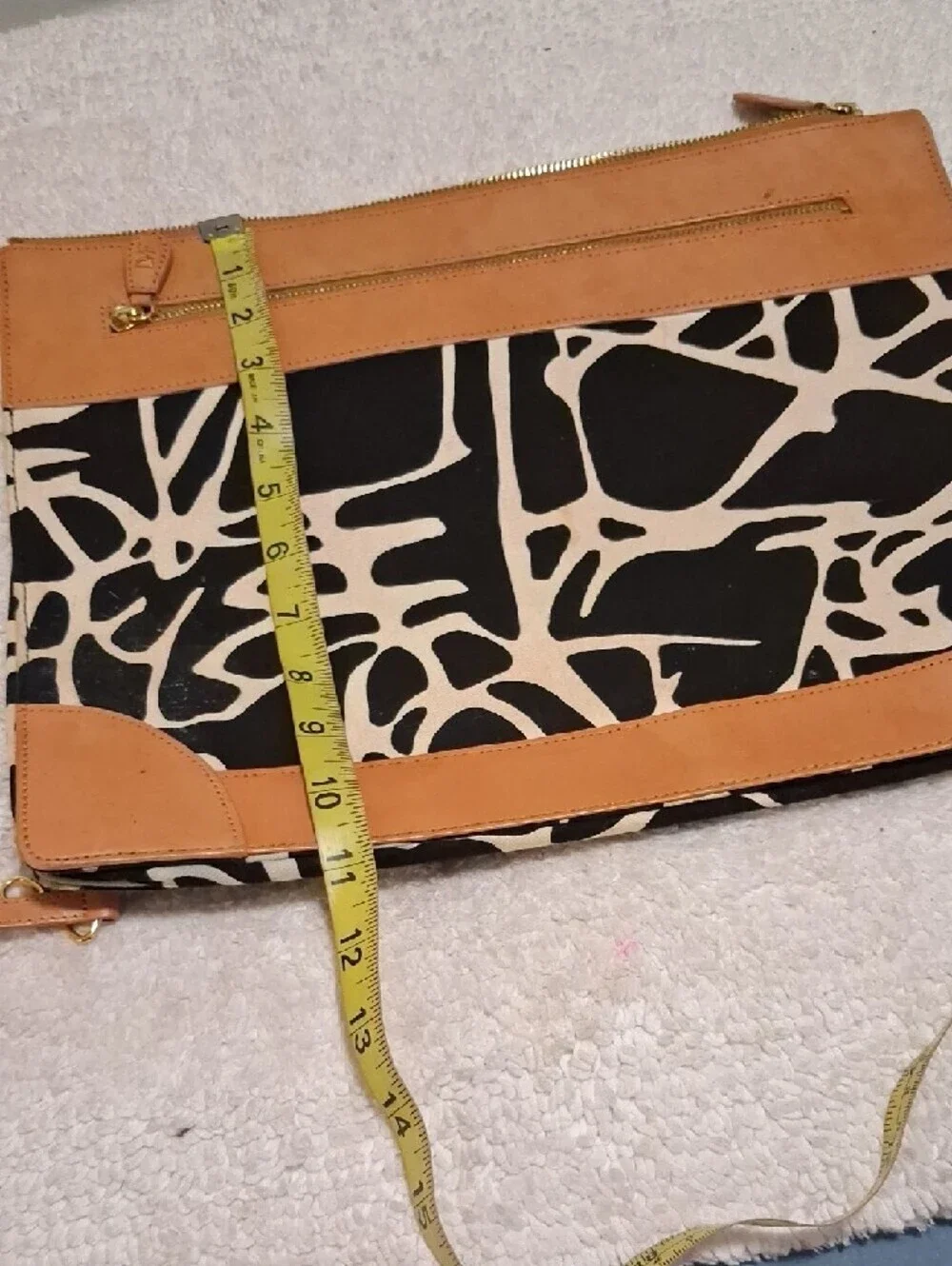Diane Von Furstenberg Black and Tan Abstract Pattern Set